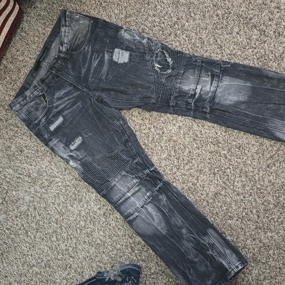 Rocawear grey distressed moto jeans.